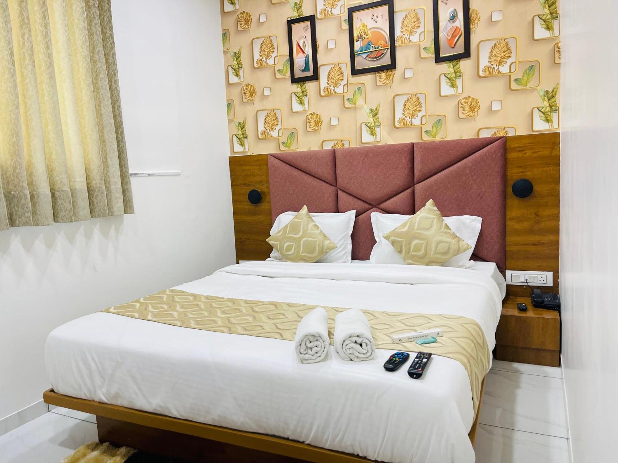 Hotel Avenue Sky Ahmedabad Esterno foto